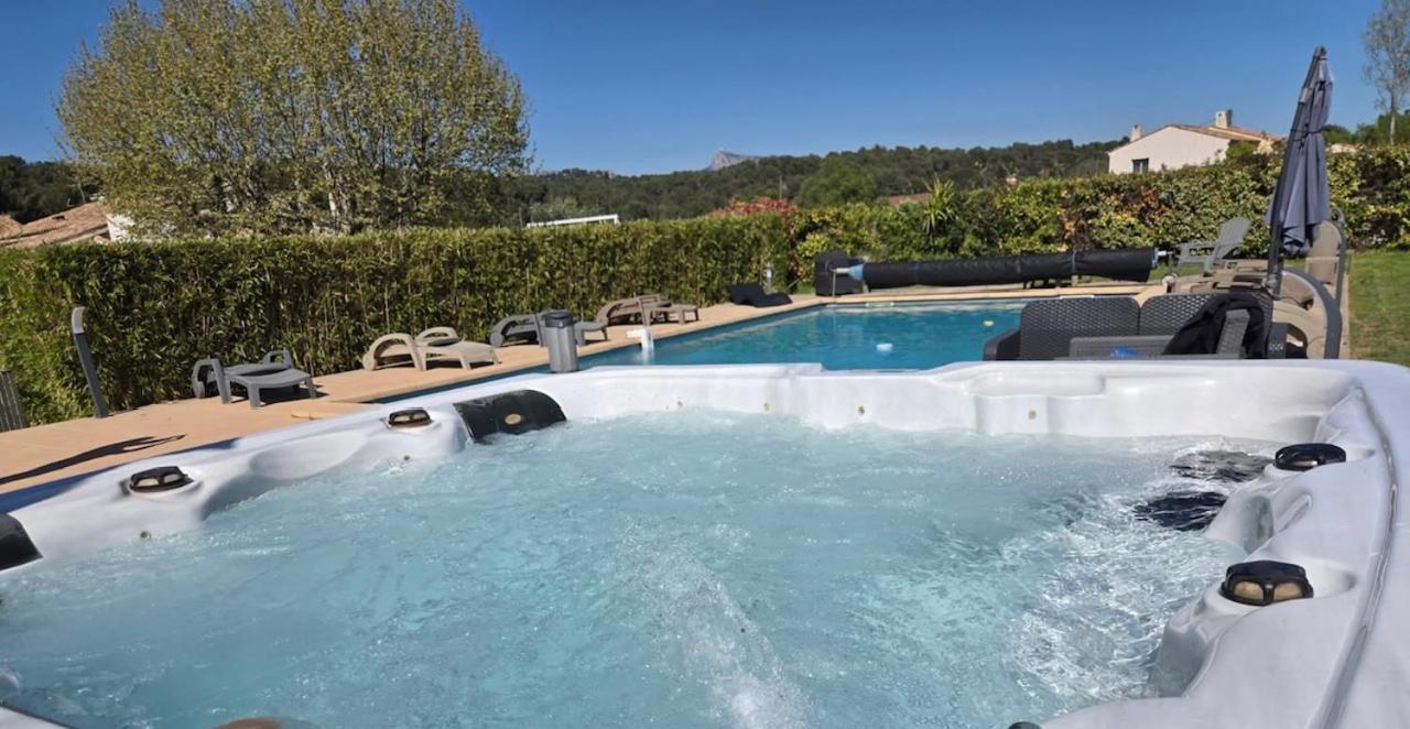 Appart. 4 Pers A 6 Kms De Cassis Avec Acces Piscine Roquefort-la-Bédoule Eksteriør bilde